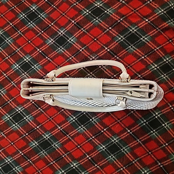 White R Purse - Chain Mail - Picture 3 of 16